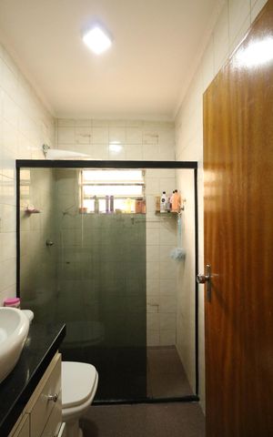 Casa à venda com 209m², 3 quartos e 3 vagas Casa à venda com 209m², 3 quartos e 3 vagasCasa 02