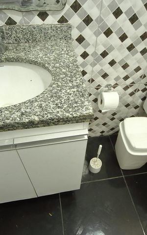 Casa à venda com 127m², 3 quartos e 2 vagasBanheiro ( serviço e espaço convivência)