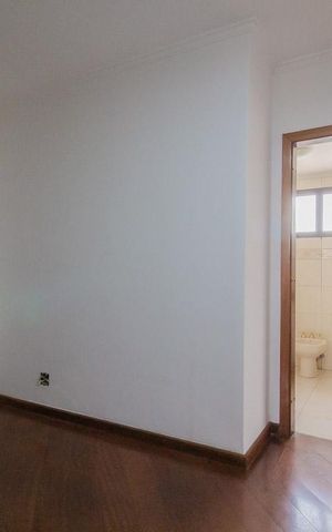 Apartamento para alugar com 300m², 4 quartos e 3 vagas Apartamento para alugar com 300m², 4 quartos e 3 vagasCloset