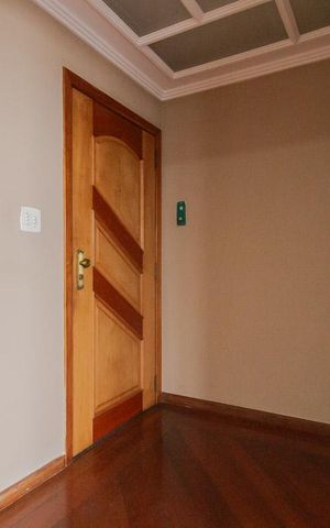 Apartamento para alugar com 300m², 4 quartos e 3 vagas Apartamento para alugar com 300m², 4 quartos e 3 vagasHall de entrada