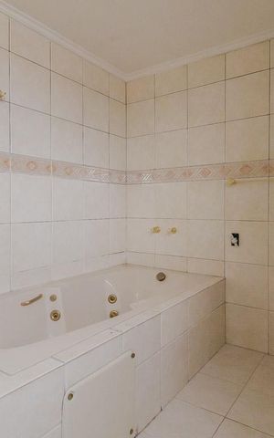 Apartamento para alugar com 300m², 4 quartos e 3 vagas Apartamento para alugar com 300m², 4 quartos e 3 vagasBanheiro suíte
