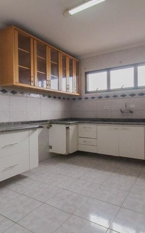 Apartamento para alugar com 300m², 4 quartos e 3 vagas Apartamento para alugar com 300m², 4 quartos e 3 vagasCozinha