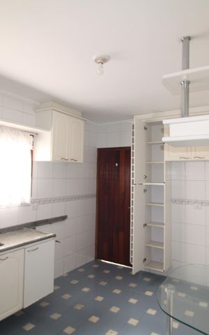 Casa para alugar com 125m², 3 quartos e 2 vagasCozinha