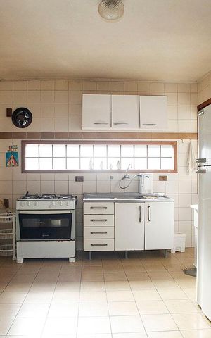 Casa para alugar com 278m², 8 quartos e 2 vagasCozinha
