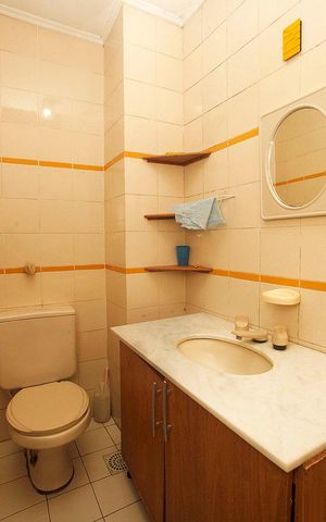 Casa para alugar com 278m², 8 quartos e 2 vagasBanheiro 5