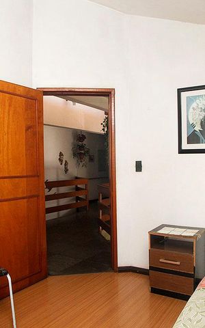 Casa para alugar com 278m², 8 quartos e 2 vagasQuarto 5