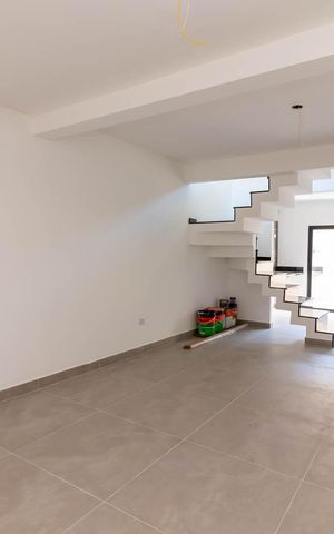 Casa à venda com 90m², 3 quartos e 2 vagasÁrea comum