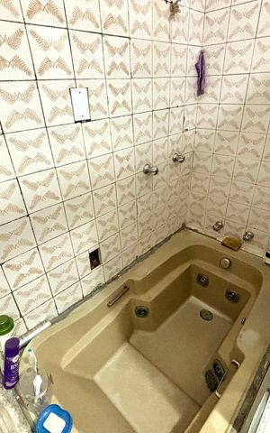 Casa à venda com 125m², 3 quartos e 2 vagas Casa à venda com 125m², 3 quartos e 2 vagasBanheiro 1