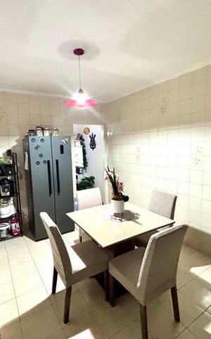 Casa à venda com 125m², 3 quartos e 2 vagas Casa à venda com 125m², 3 quartos e 2 vagasCozinha
