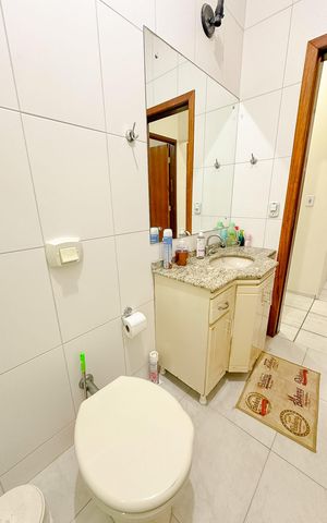 Casa para alugar com 280m², 4 quartos e 2 vagasBanheiro