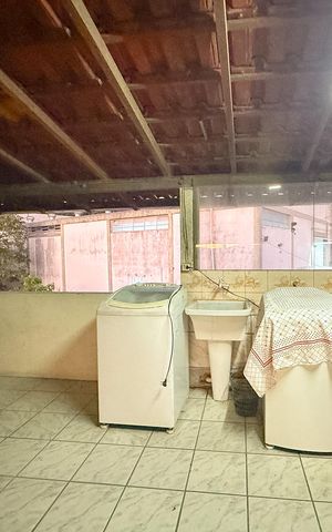 Casa para alugar com 280m², 4 quartos e 2 vagasLavanderia