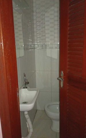 Casa para alugar com 55m², 2 quartos e 1 vaga Casa para alugar com 55m², 2 quartos e 1 vagaBanheiro