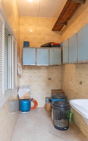 Casa à venda com 160m², 3 quartos e 2 vagas Casa à venda com 160m², 3 quartos e 2 vagasÁrea de serviço
