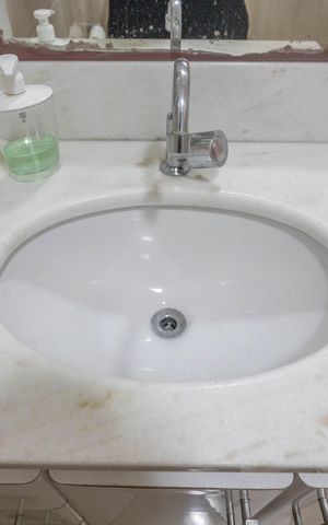 Casa à venda com 160m², 3 quartos e 2 vagas Casa à venda com 160m², 3 quartos e 2 vagasBanheiro social