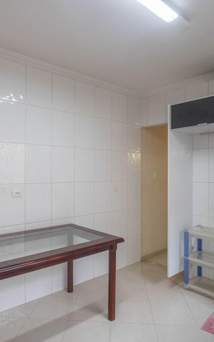 Casa à venda com 160m², 3 quartos e 2 vagas Casa à venda com 160m², 3 quartos e 2 vagasCozinha