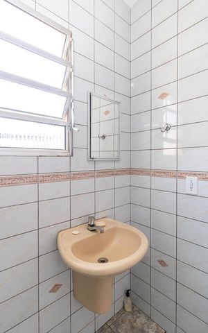 Casa à venda com 6m², 3 quartos e 2 vagas Casa à venda com 6m², 3 quartos e 2 vagasBanheiro da Suíte 3