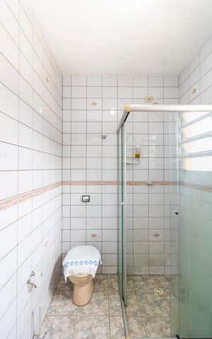 Casa à venda com 6m², 3 quartos e 2 vagas Casa à venda com 6m², 3 quartos e 2 vagasBanheiro da Suíte 3