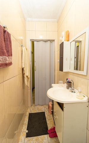 Casa à venda com 6m², 3 quartos e 2 vagas Casa à venda com 6m², 3 quartos e 2 vagasBanheiro