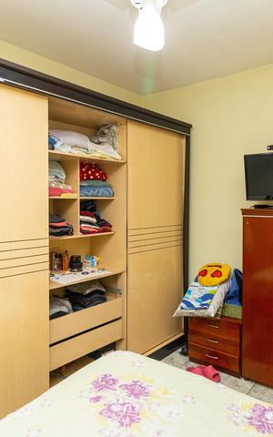 Casa à venda com 6m², 3 quartos e 2 vagas Casa à venda com 6m², 3 quartos e 2 vagasQuarto 1