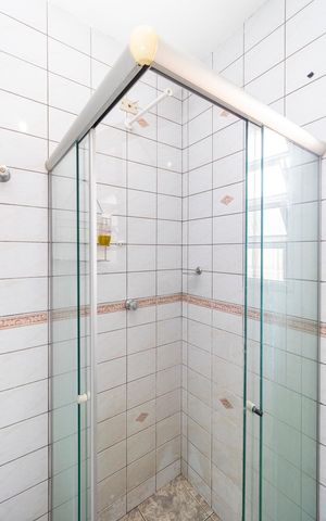 Casa à venda com 6m², 3 quartos e 2 vagas Casa à venda com 6m², 3 quartos e 2 vagasBanheiro da Suíte 3
