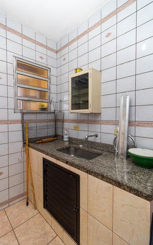 Casa à venda com 6m², 3 quartos e 2 vagas Casa à venda com 6m², 3 quartos e 2 vagasCozinha 3