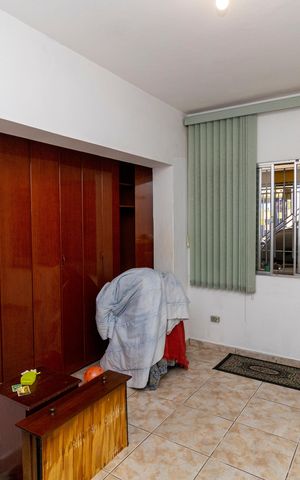 Casa à venda com 6m², 3 quartos e 2 vagas Casa à venda com 6m², 3 quartos e 2 vagasSuíte 1