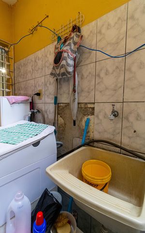 Casa à venda com 6m², 3 quartos e 2 vagas Casa à venda com 6m², 3 quartos e 2 vagasÁrea de Serviço