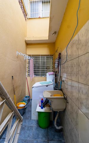 Casa à venda com 6m², 3 quartos e 2 vagas Casa à venda com 6m², 3 quartos e 2 vagasÁrea de Serviço