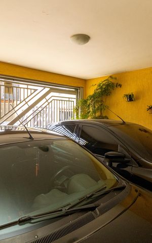 Casa à venda com 6m², 3 quartos e 2 vagas Casa à venda com 6m², 3 quartos e 2 vagasGaragem