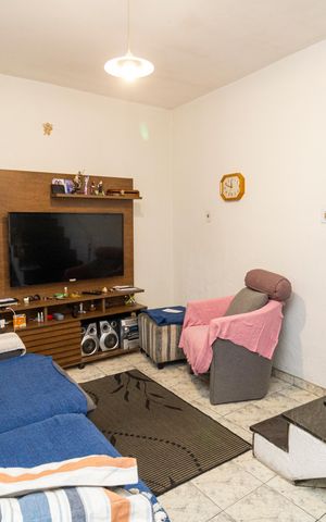 Casa à venda com 6m², 3 quartos e 2 vagas Casa à venda com 6m², 3 quartos e 2 vagasSala 2