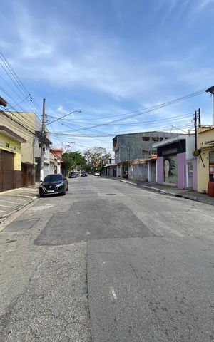 Casa à venda com 6m², 3 quartos e 2 vagas Casa à venda com 6m², 3 quartos e 2 vagasVista da Rua