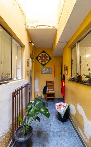 Casa à venda com 6m², 3 quartos e 2 vagas Casa à venda com 6m², 3 quartos e 2 vagasQuintal