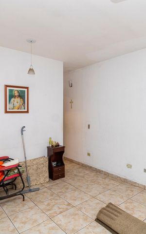 Casa à venda com 6m², 3 quartos e 2 vagas Casa à venda com 6m², 3 quartos e 2 vagasSala 1