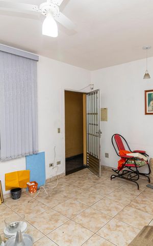 Casa à venda com 6m², 3 quartos e 2 vagas Casa à venda com 6m², 3 quartos e 2 vagasSala 1