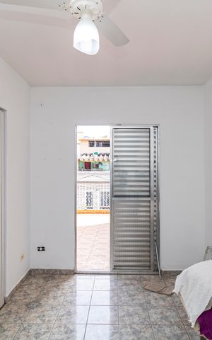 Casa à venda com 6m², 3 quartos e 2 vagas Casa à venda com 6m², 3 quartos e 2 vagasSuíte 3