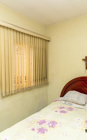 Casa à venda com 6m², 3 quartos e 2 vagas Casa à venda com 6m², 3 quartos e 2 vagasQuarto 1