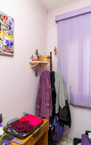 Casa à venda com 6m², 3 quartos e 2 vagas Casa à venda com 6m², 3 quartos e 2 vagasQuarto 2