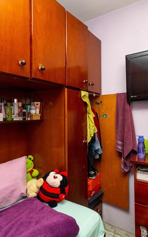 Casa à venda com 6m², 3 quartos e 2 vagas Casa à venda com 6m², 3 quartos e 2 vagasQuarto 2