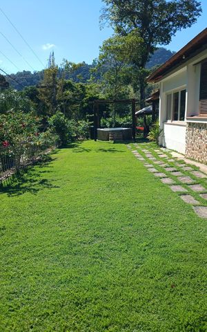 Casa para alugar com 385m², 5 quartos e 3 vagas Casa para alugar com 385m², 5 quartos e 3 vagasÁrea externa