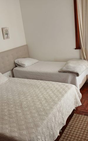 Casa para alugar com 385m², 5 quartos e 3 vagas Casa para alugar com 385m², 5 quartos e 3 vagasQuarto