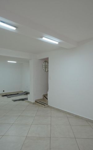 Casa à venda com 100m², 2 quartos e 1 vagaSalão 