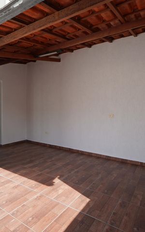 Casa à venda com 100m², 2 quartos e 1 vagaÁrea de Serviço
