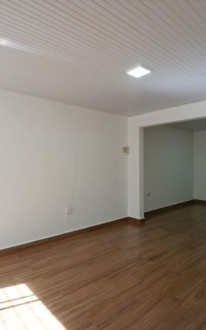 Casa à venda com 100m², 2 quartos e 1 vagaSala