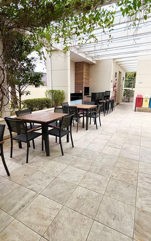 Apartamento para alugar com 92m², 2 quartos e 2 vagas Apartamento para alugar com 92m², 2 quartos e 2 vagasÁrea comum - Salão de festas