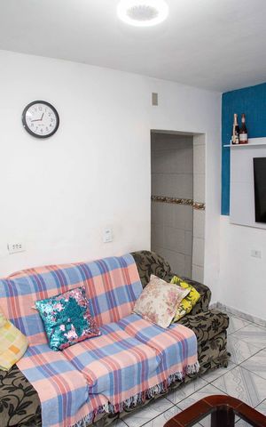 Casa à venda com 75m², 4 quartos e sem vagaSala