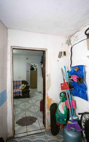 Casa à venda com 75m², 4 quartos e sem vagaHall
