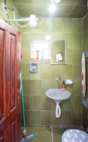 Casa à venda com 75m², 4 quartos e sem vagaBanheiro