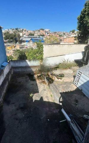 Casa à venda com 207m², 5 quartos e 1 vaga
