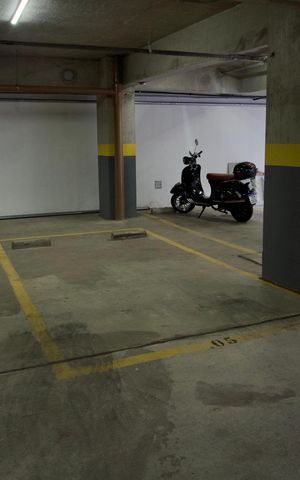 Apartamento para alugar com 120m², 2 quartos e 2 vagas Apartamento para alugar com 120m², 2 quartos e 2 vagasVagas de Garagem