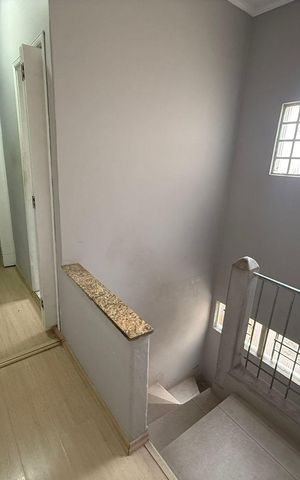 Casa à venda com 130m², 3 quartos e 4 vagas Casa à venda com 130m², 3 quartos e 4 vagasCorredor
